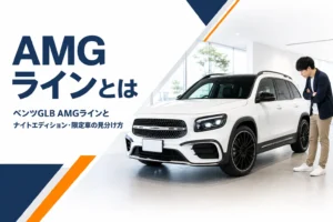ショールームに置かれた、黒い大径ホイールのスポーティーなコンパクトSUV