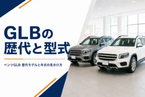 ショールームに並ぶ年式違いのコンパクトSUV
