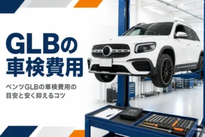整備工場で点検中の白いコンパクトSUV