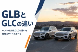 箱型のコンパクトSUVと幅広のミドルサイズSUVが並んだ様子